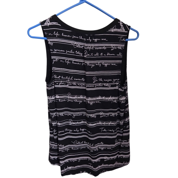 ⭐️Reitmans Black and White Graphic Sleeveless Tank Top Size Small - Picture 2 of 5
